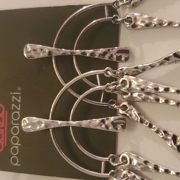 EARRINGS - Picture 2 of 4